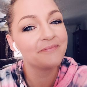 Meet your Posher, Kendra